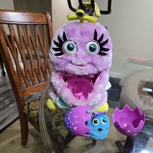 Vintage 1999 Hatchimals Wuv Luv